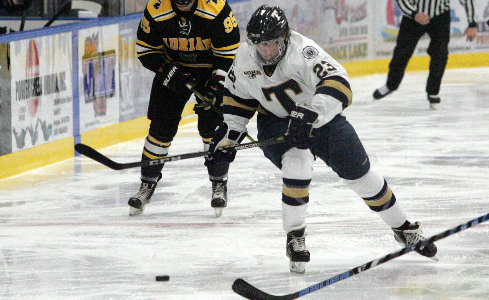 Men's Hockey Takes First Victory of Season