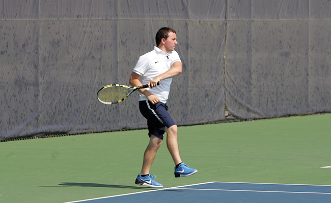 Men's Tennis Fall to Hope College
