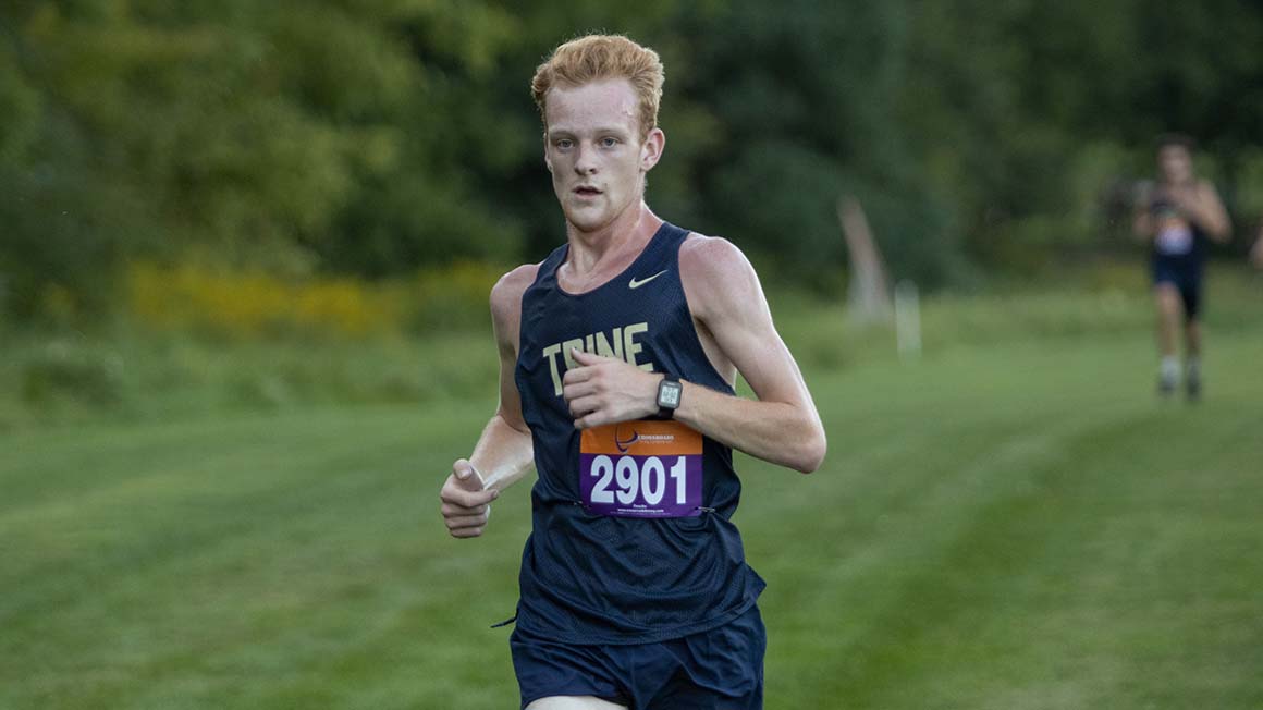 Multiple Career Times Highlight Men's Cross Country at Oberlin