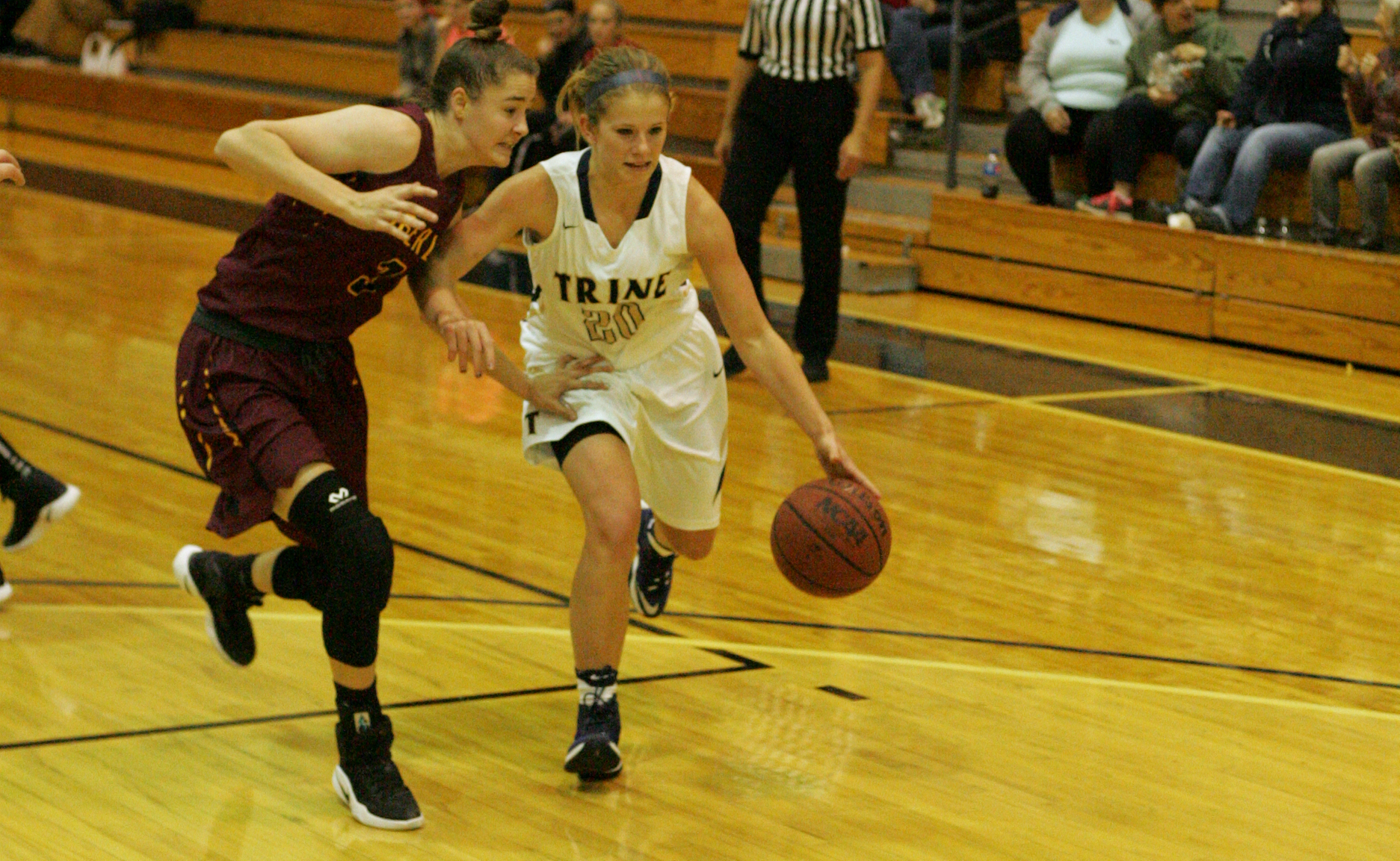 Women's Basketball Remains Perfect in MIAA with Win over Alma