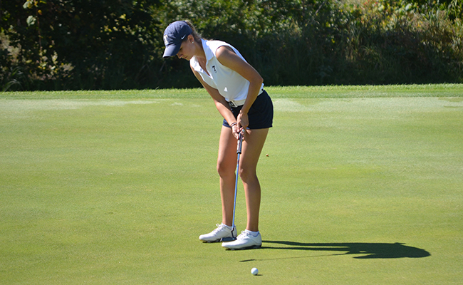 Women's Golf Places Second at River Greens Classic