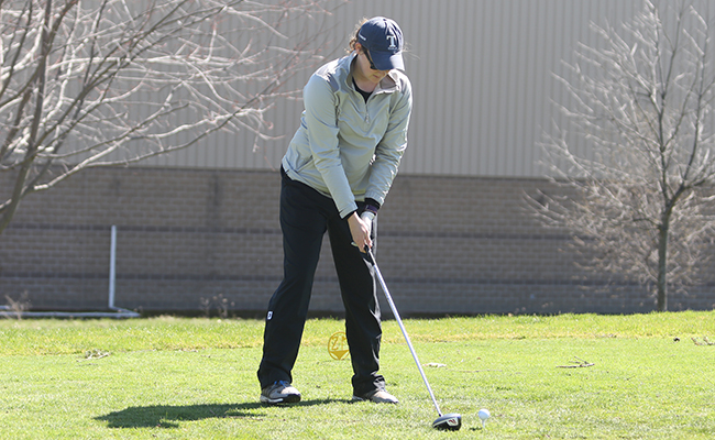 Thunder in Fifth After Round One of Laura Bump Invitational