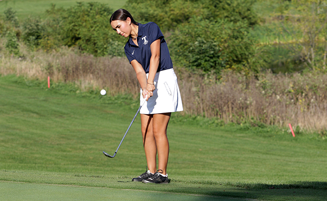 Women's Golf Starts Spring Off With Win Against BW