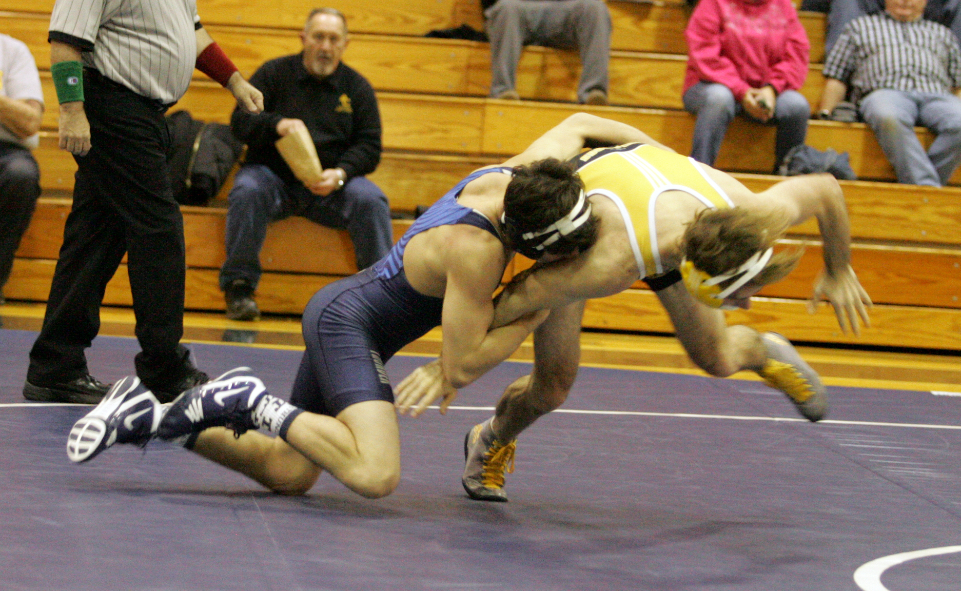 Wrestling Defeats Milwaukee School of Engineering at the Chicago Duals
