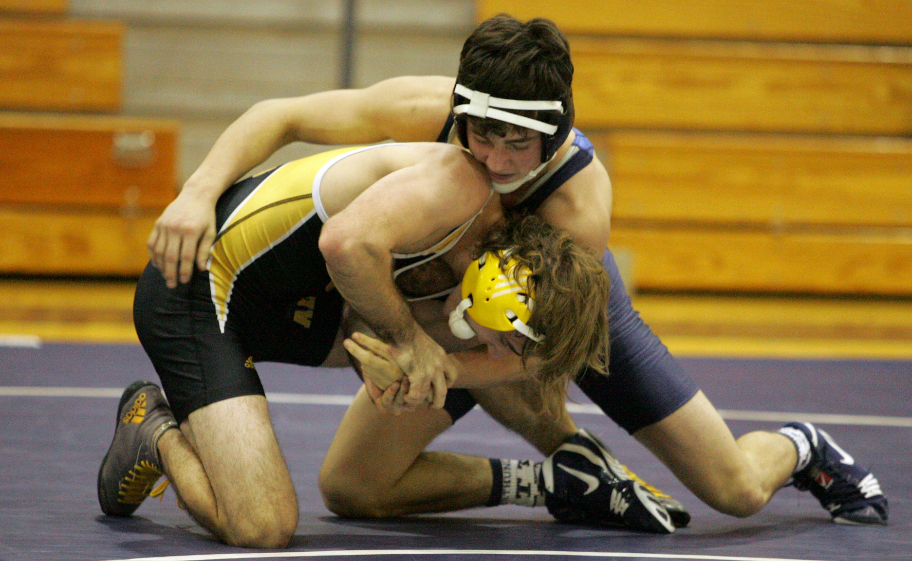 Wrestling Finishes with Two Victories at Thunder Duals