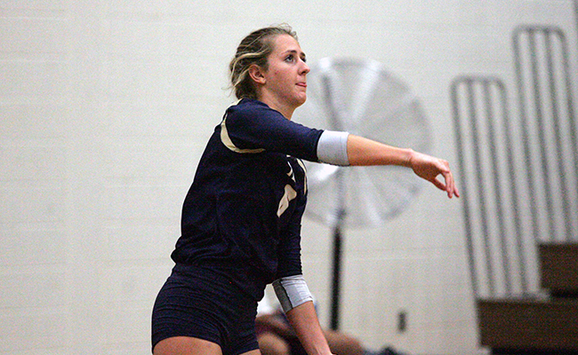 Women's Volleyball Sweeps Capital