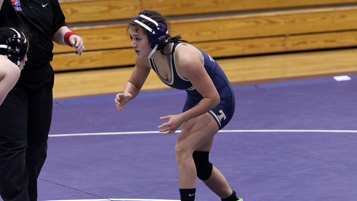Women's Wrestling Competes at Regional