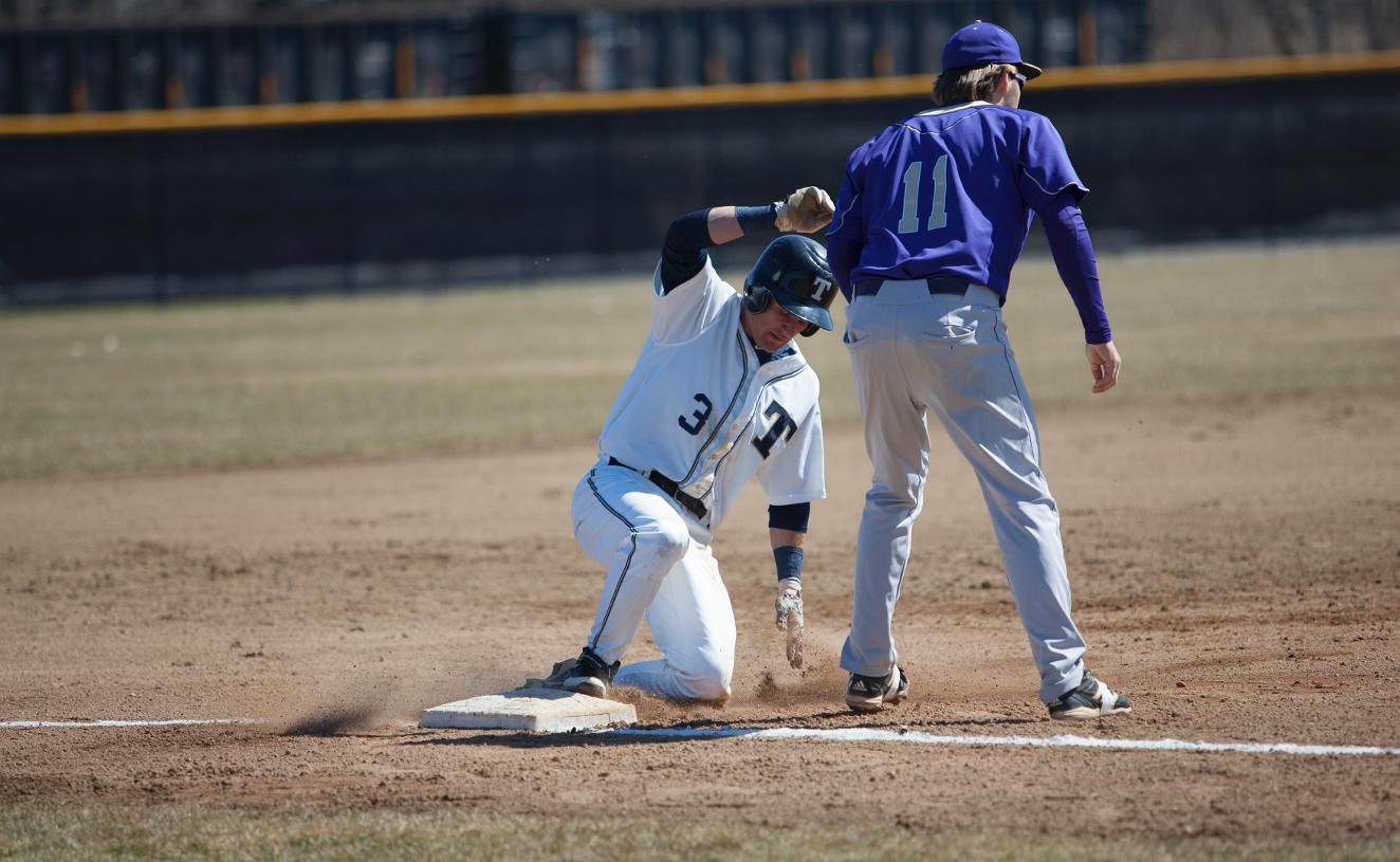 Thunder Walk-Off Twice to Sweep Albion