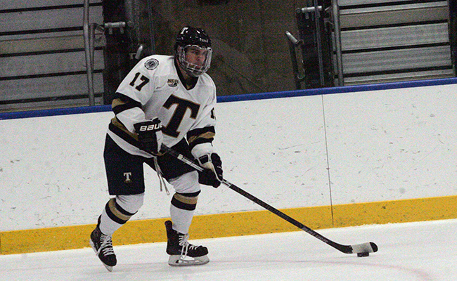 Men's Hockey Comes up Short in Comeback Attempt