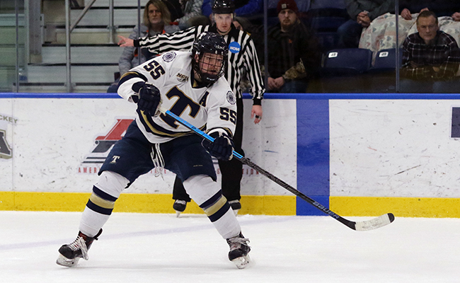 Spartans' Third Period Charge Leads to 3-3 Tie for Men's Hockey
