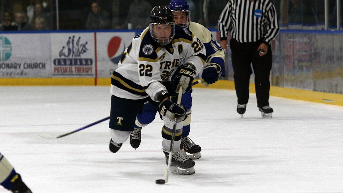 Men's Hockey Secures Win at Lake Forest