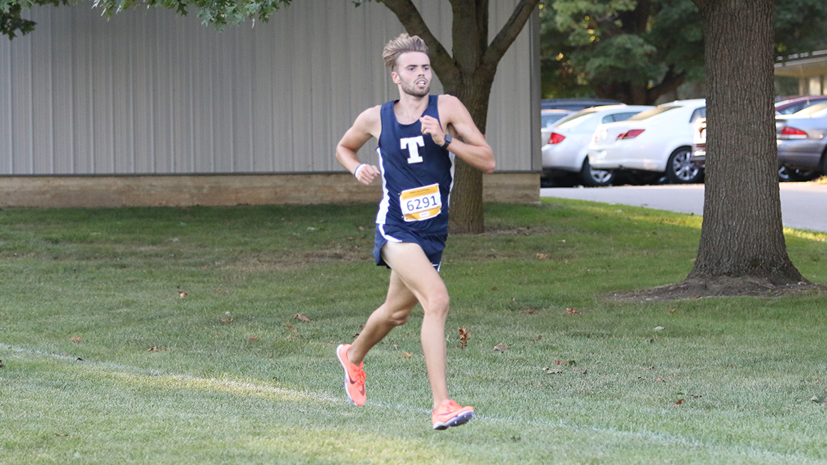 Men's and Women's Cross Country Takes to the Course in Huntington
