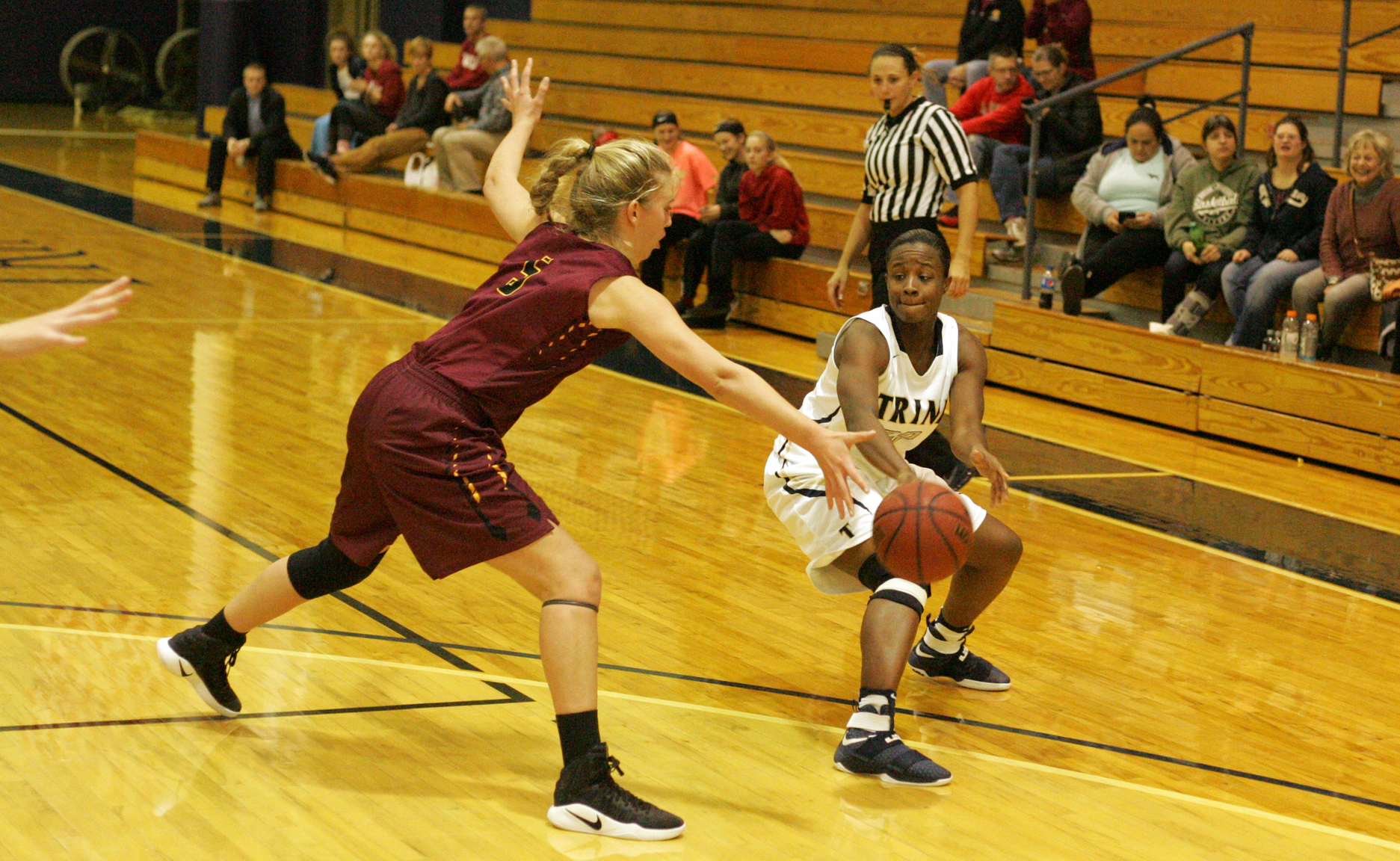 Dawson's Career High Numbers Lead Women's Basketball Past Anderson