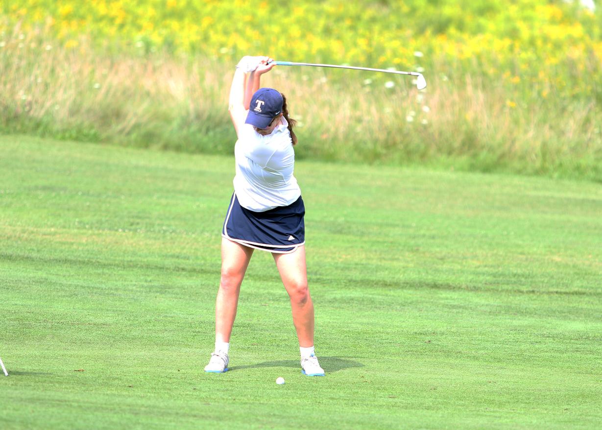 Thunder in Seventh after Round One at Olivet Fall Invite