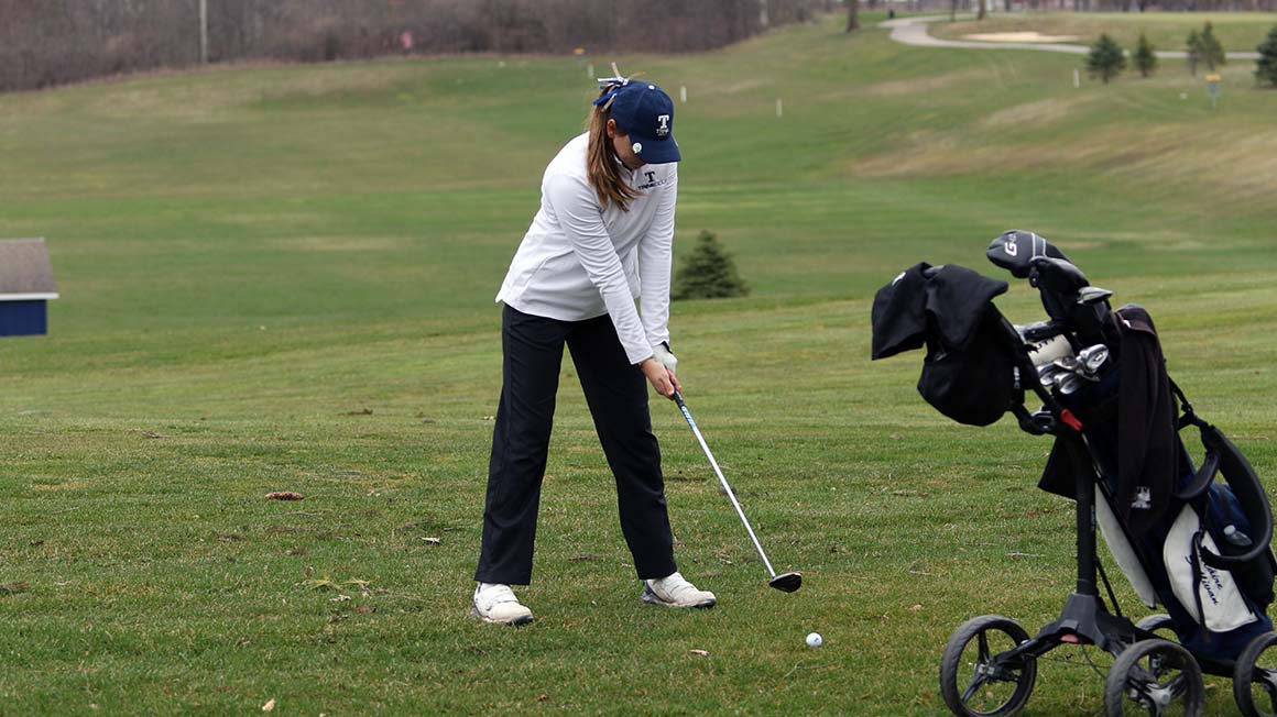 Women's Golf Third After First Day of Hope Invite