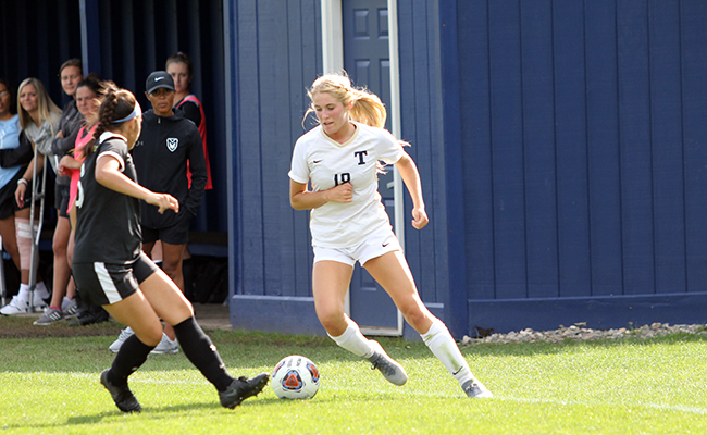 Two Second Half Flurries Give Women's Soccer 5-1 Win