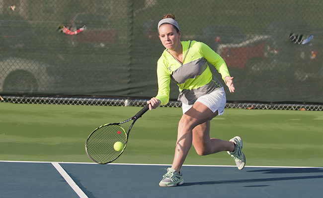 Women's Tennis Falls to Nationally-Ranked Hope