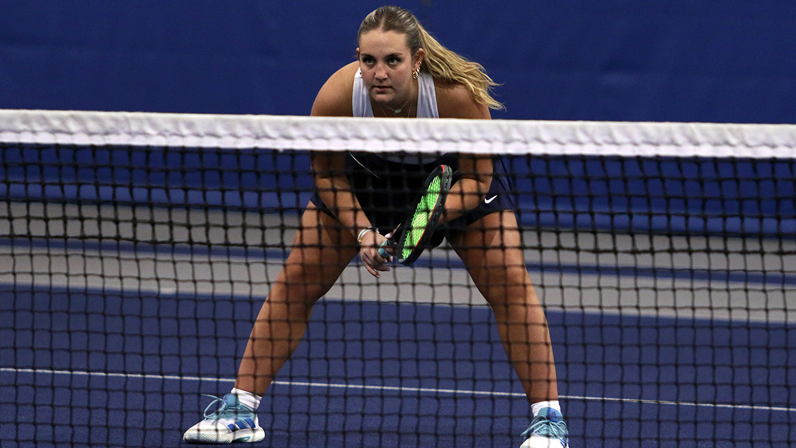 Women's Tennis Wins Close Match Against Rose-Hulman