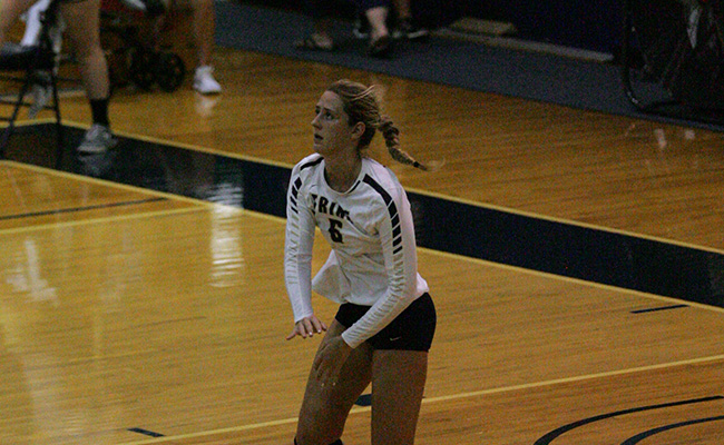 Volleyball Splits in First Day of MIAA Preview