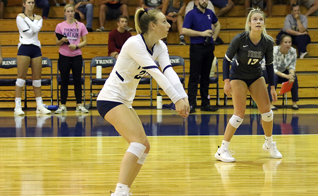 Women's Volleyball Falls Short in Match with Dominican University