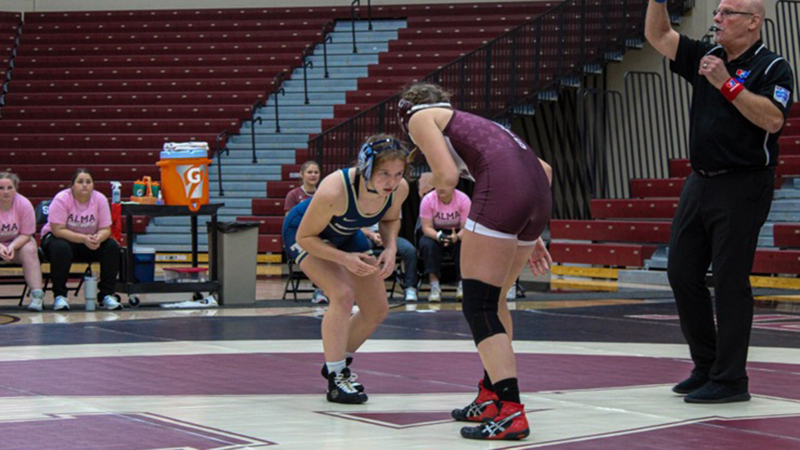 Women's Wrestling Competes at Adrian Invite