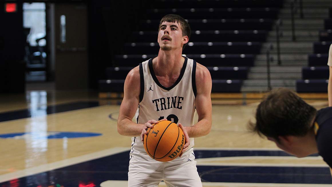 Men's Basketball Pulls Away for 65-48 Victory