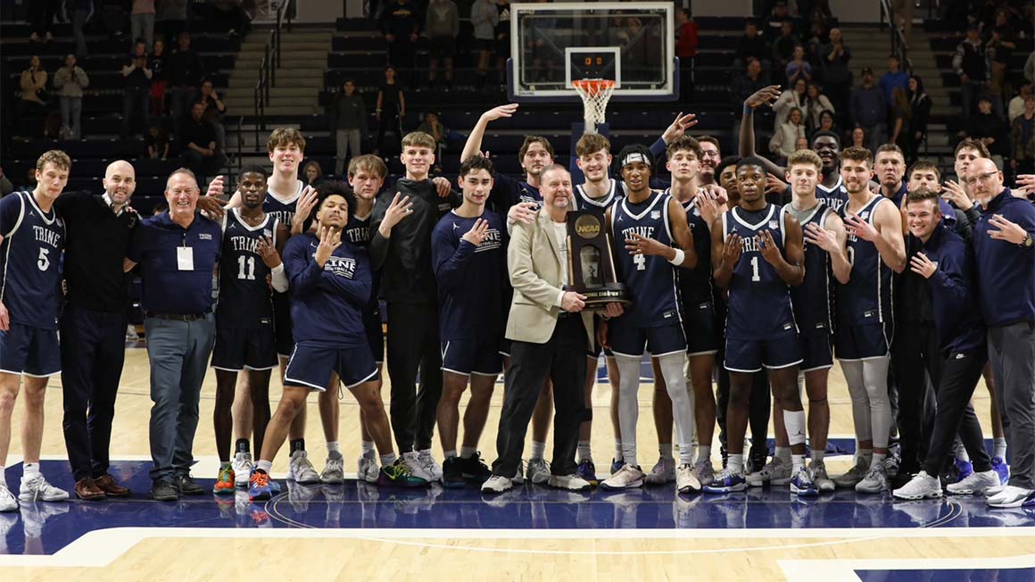Men's Basketball Beats the Buzzer to Clinch Sectional Trophy