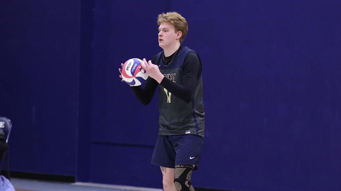 Men's Volleyball Downed by #10 North Central