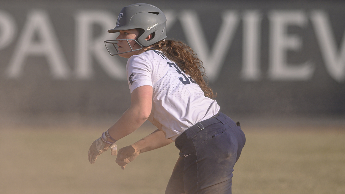 Softball Sweeps Second Day of Pioneer Classic