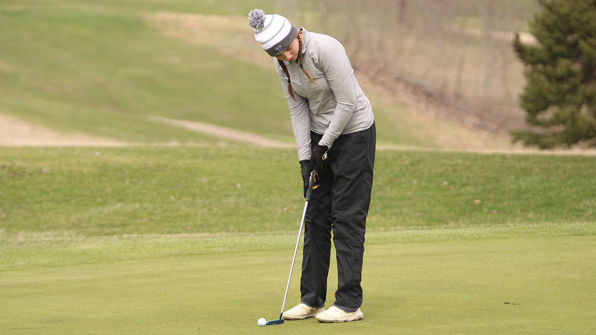 Blustery Day Results in Fourth Place Finish for Trine Women's Golf