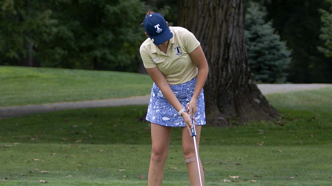 Women's Golf Ascends the Conference Standings with Fourth Place Finish at Olivet